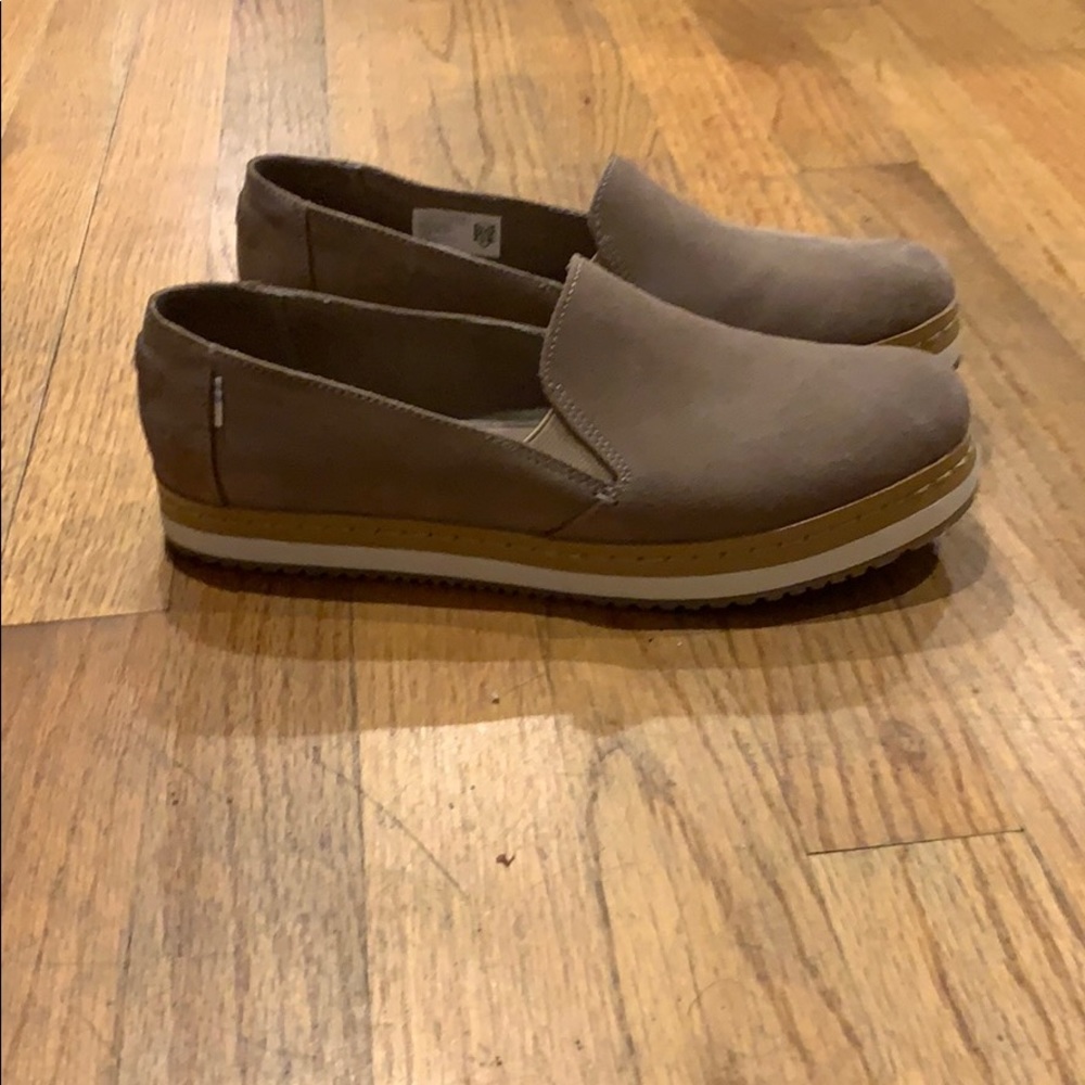Toms slip ons